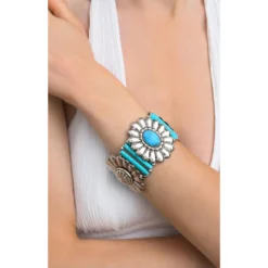 Alternative view of Reminiscence - Métal argenté, turquoise & perles fantaisie - Bracelet Bangle